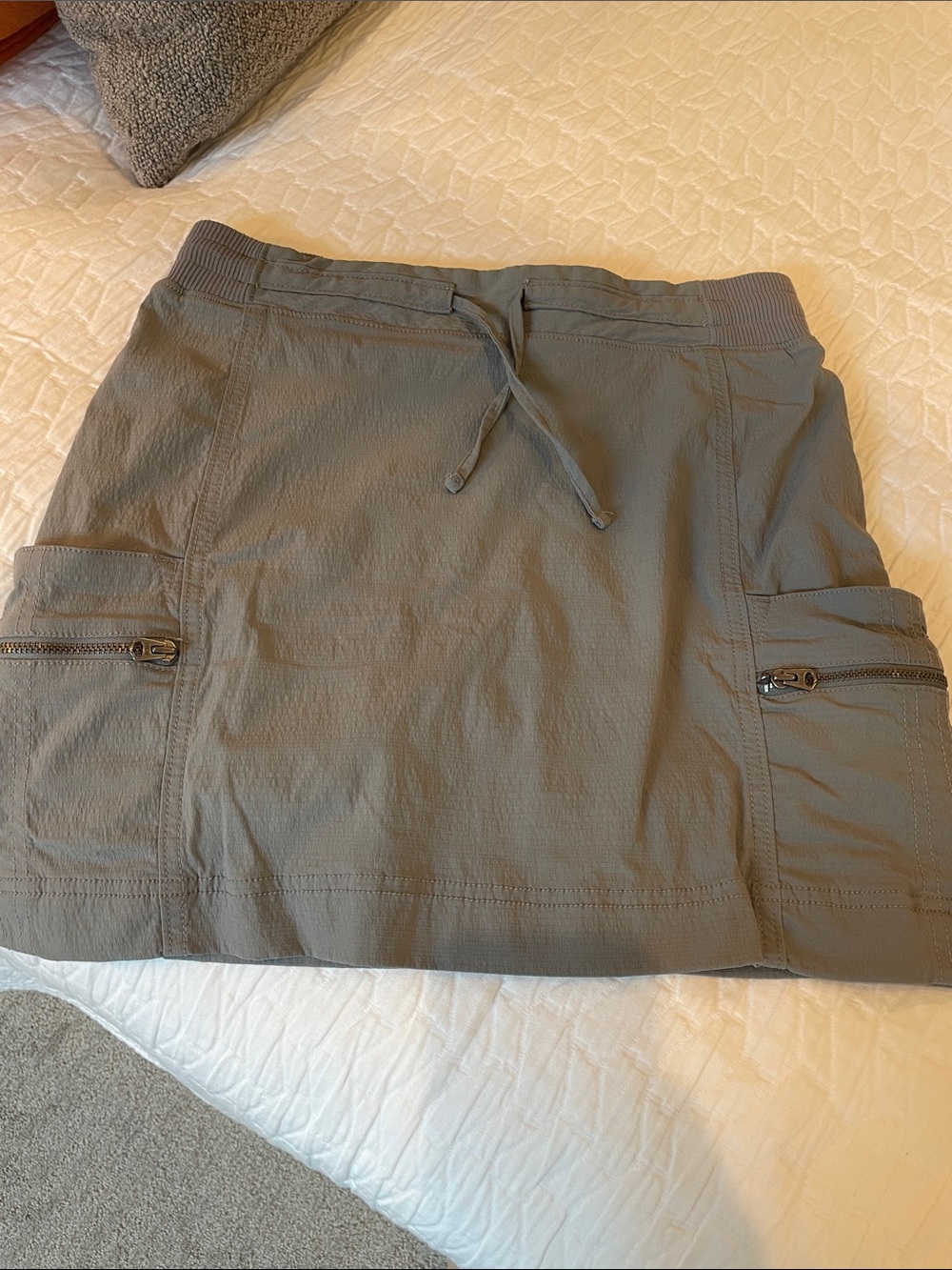 Athleta Grey Drawstring Skort sz 4